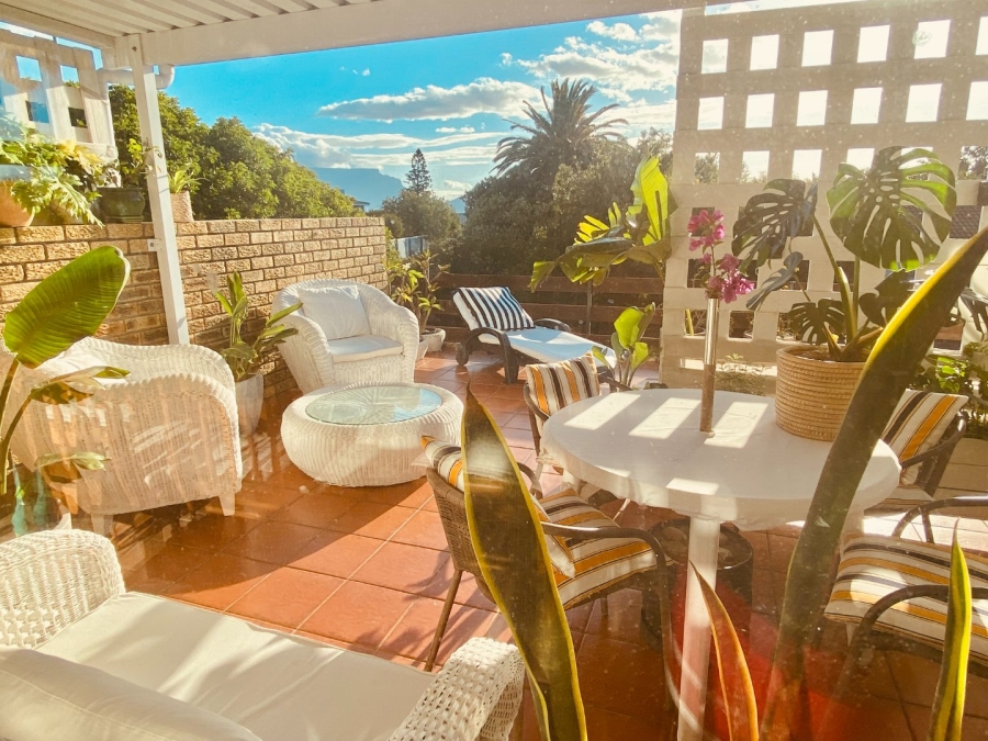 4 Bedroom Property for Sale in Table View Western Cape